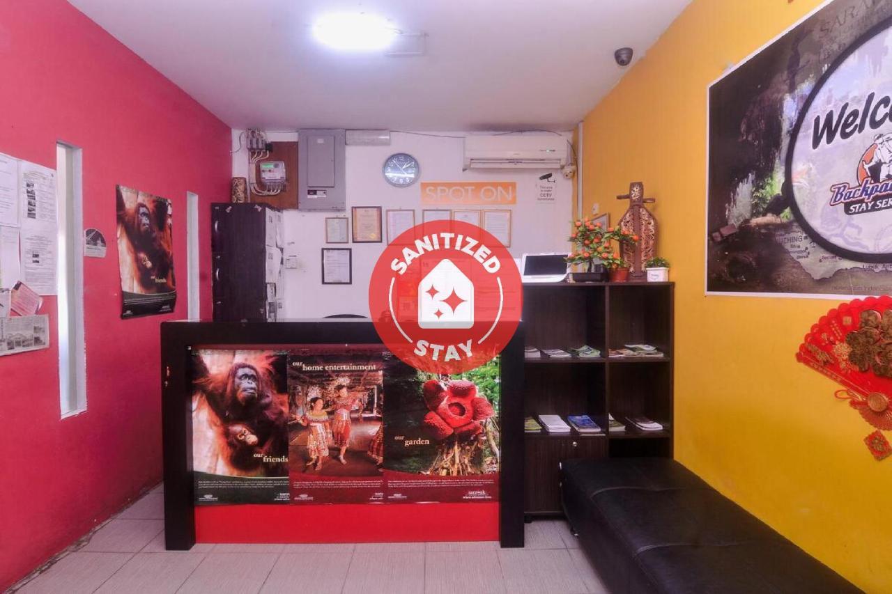 Spot On 89886 Backpacker'S Stay Services Kuching Exterior photo