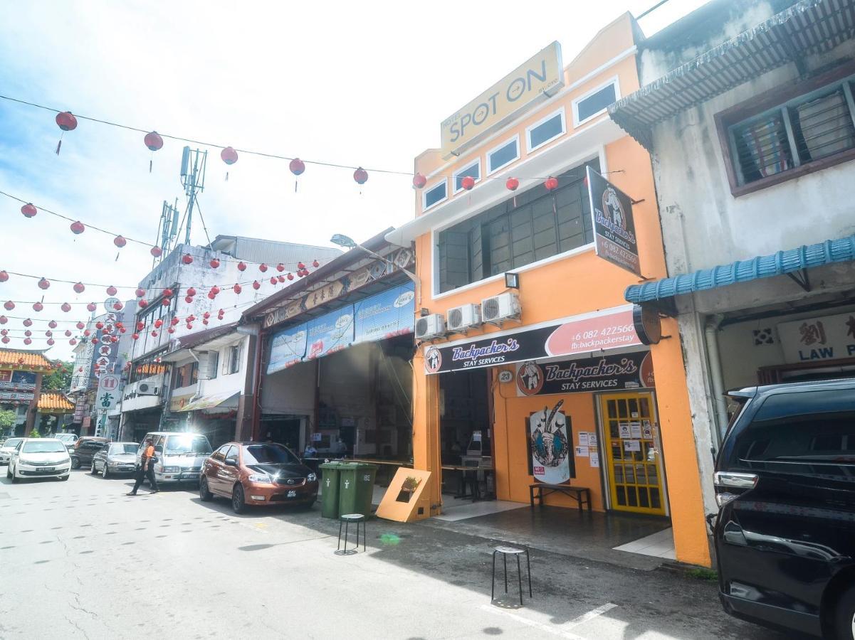 Spot On 89886 Backpacker'S Stay Services Kuching Exterior photo