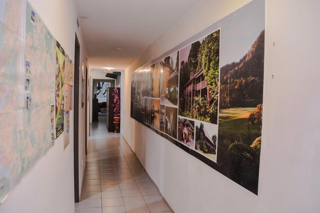 Spot On 89886 Backpacker'S Stay Services Kuching Exterior photo