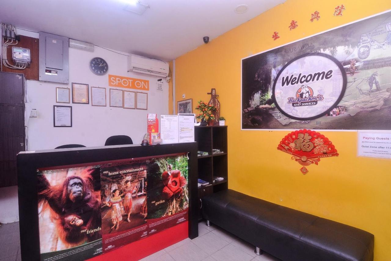 Spot On 89886 Backpacker'S Stay Services Kuching Exterior photo
