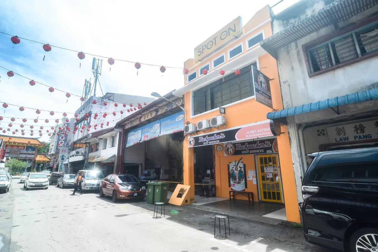 Spot On 89886 Backpacker'S Stay Services Kuching Exterior photo