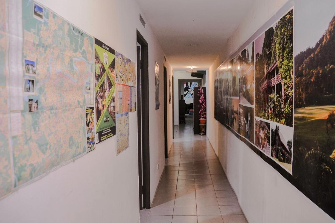 Spot On 89886 Backpacker'S Stay Services Kuching Exterior photo