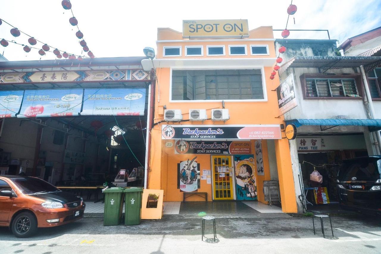 Spot On 89886 Backpacker'S Stay Services Kuching Exterior photo