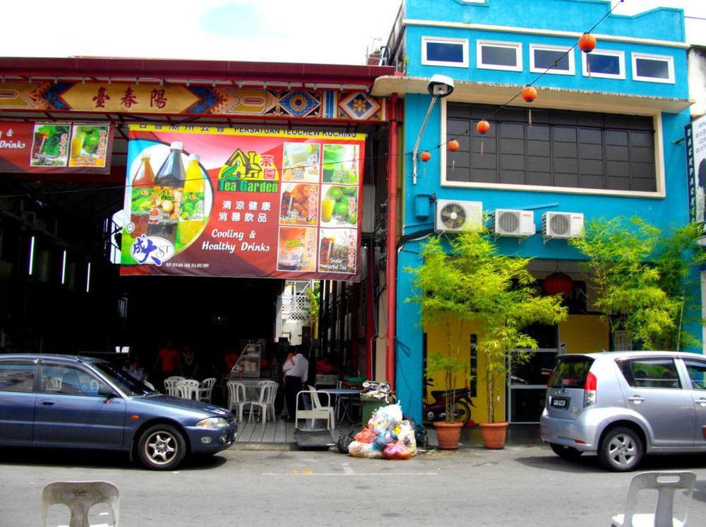 Spot On 89886 Backpacker'S Stay Services Kuching Exterior photo
