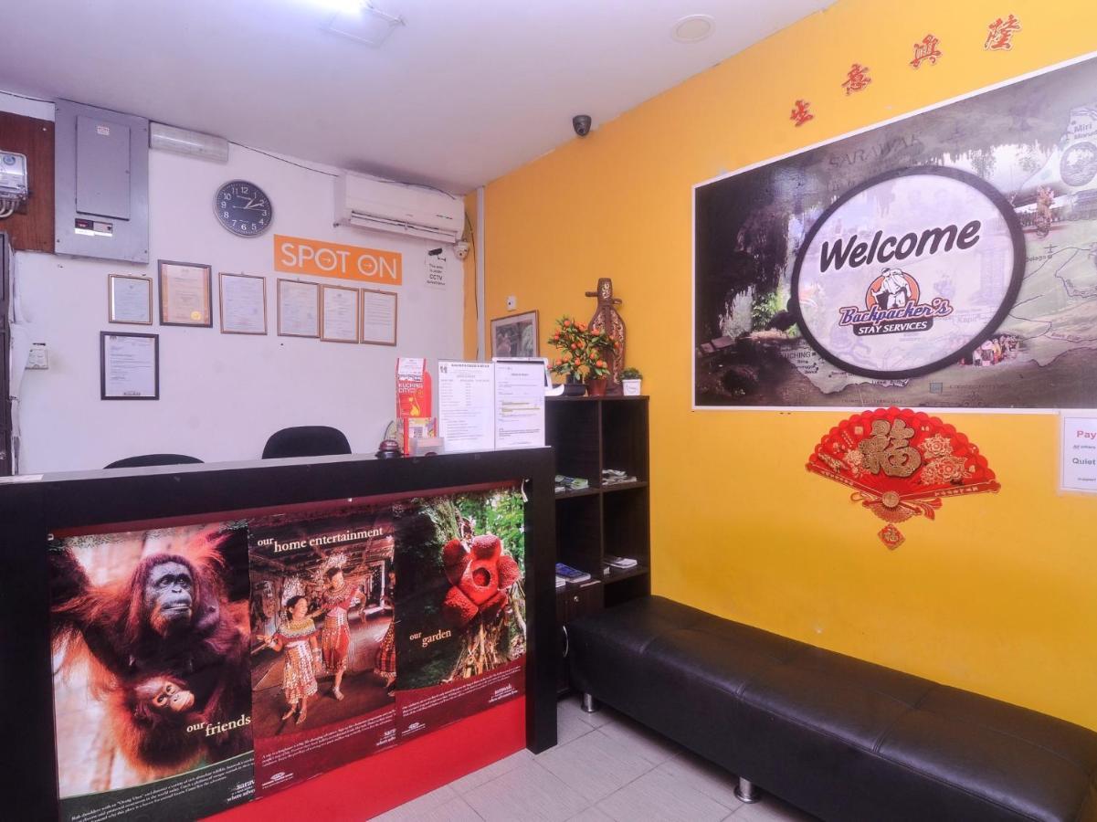 Spot On 89886 Backpacker'S Stay Services Kuching Exterior photo